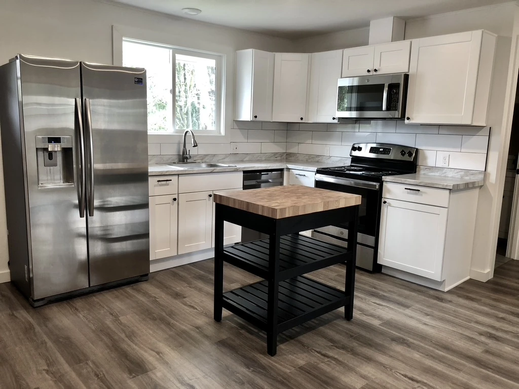 Kitchen Face-Lift - Small, Open Concept Kitchen